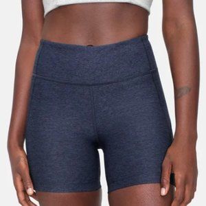 Outdoor Voices Warmup 5" Short in Navy, Size Small